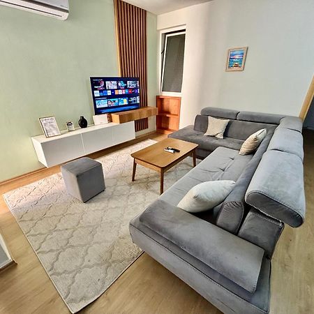 Edi'S Apartament Tirana Buitenkant foto