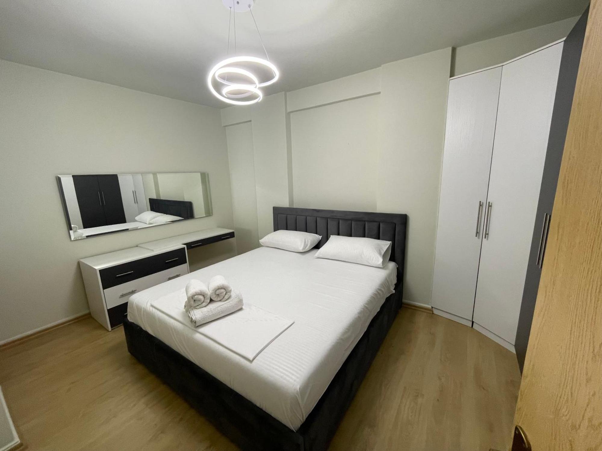 Edi'S Apartament Tirana Buitenkant foto