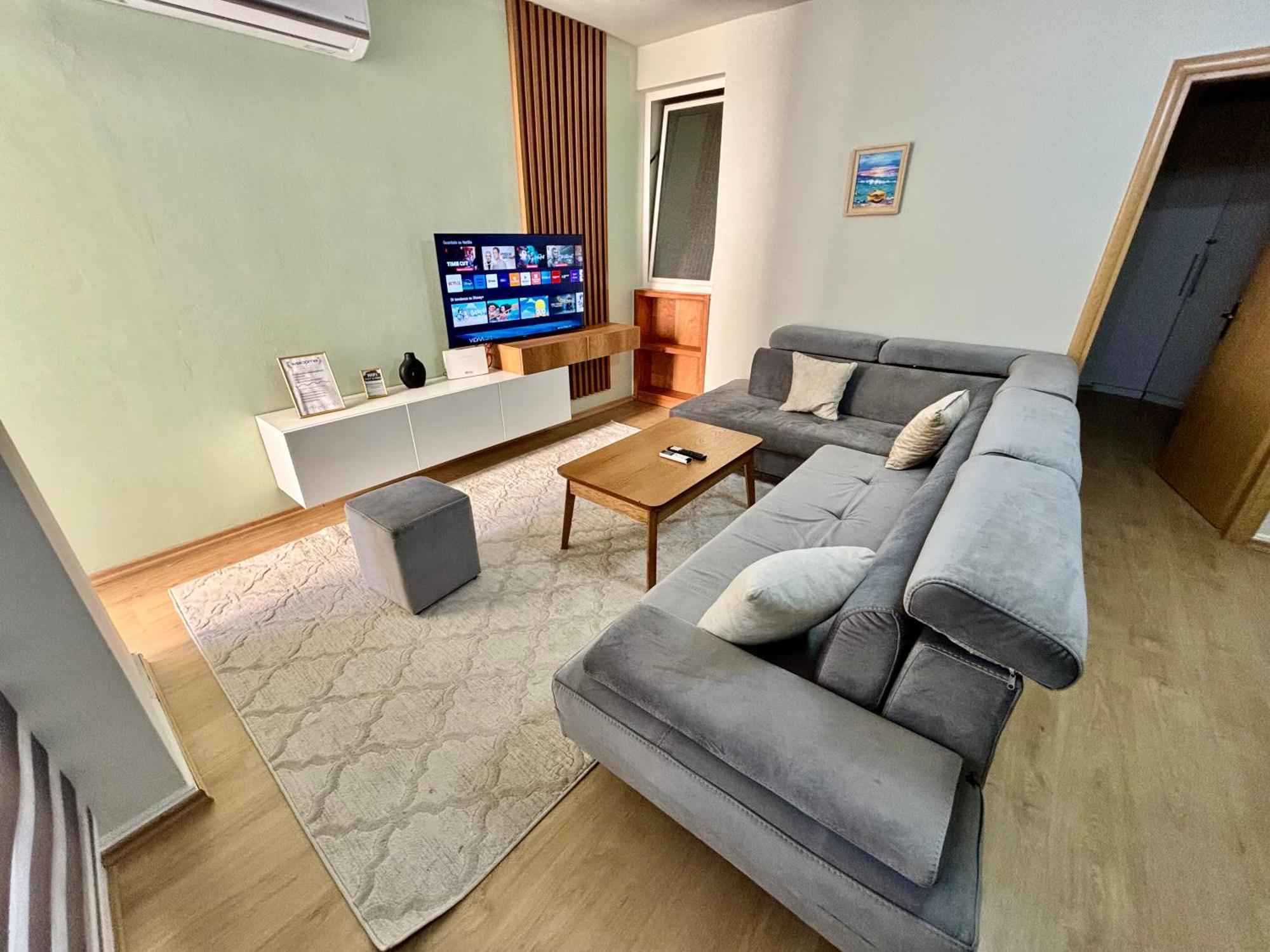 Edi'S Apartament Tirana Buitenkant foto