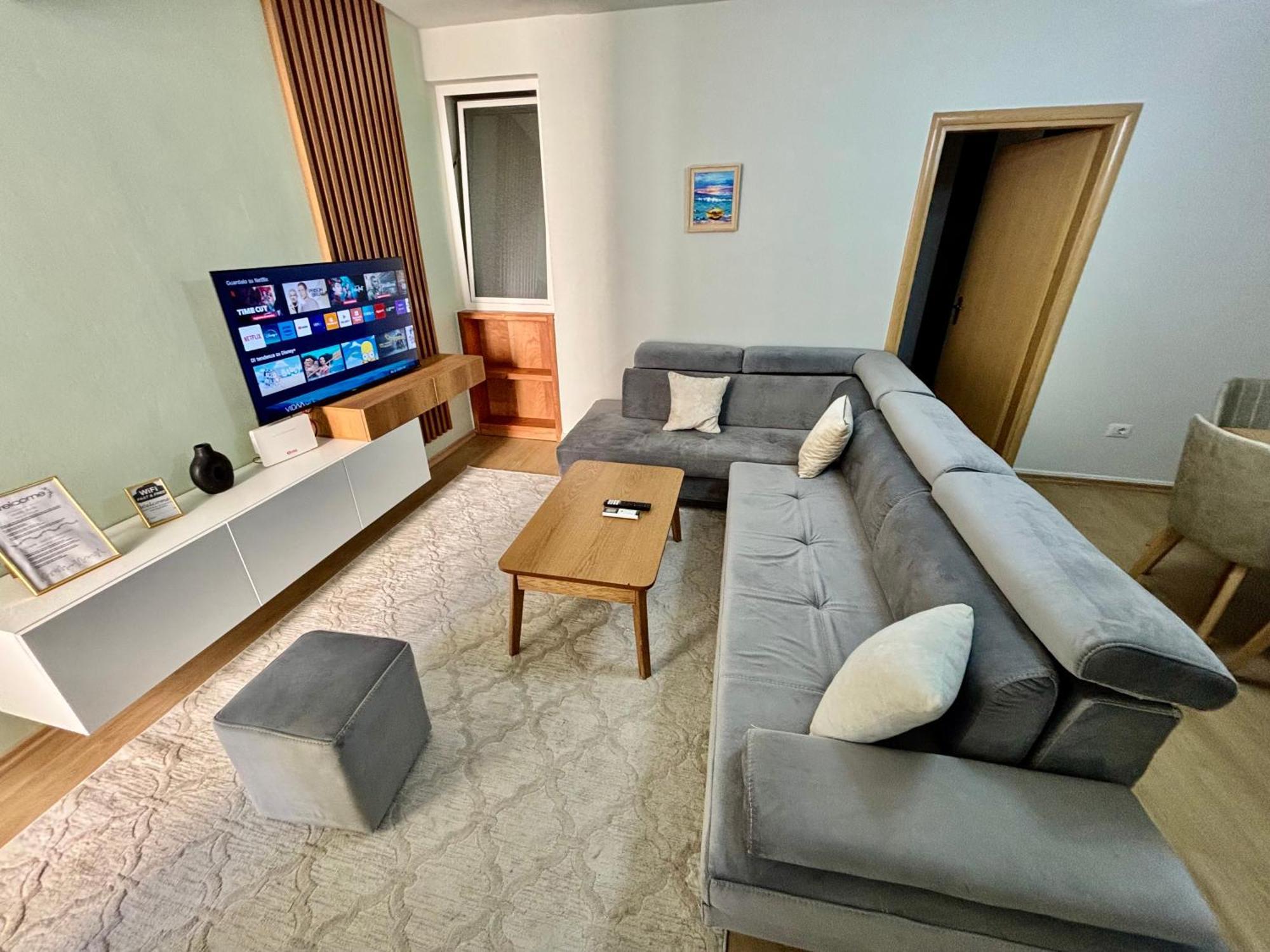 Edi'S Apartament Tirana Buitenkant foto