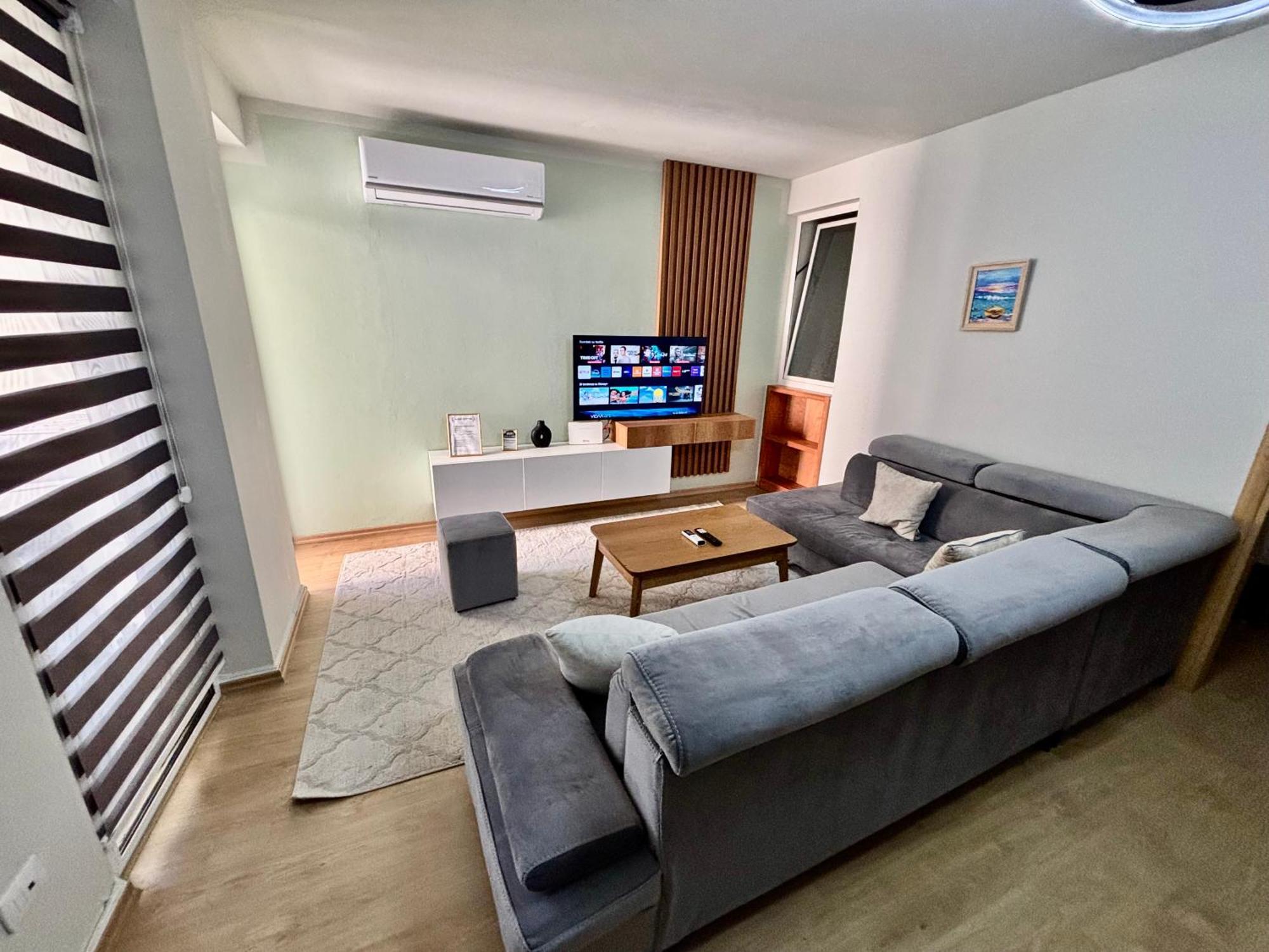 Edi'S Apartament Tirana Buitenkant foto
